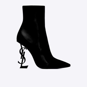 YSL BOOT tried on, never worn/ Practically brand new. 100% authentic guaranteed